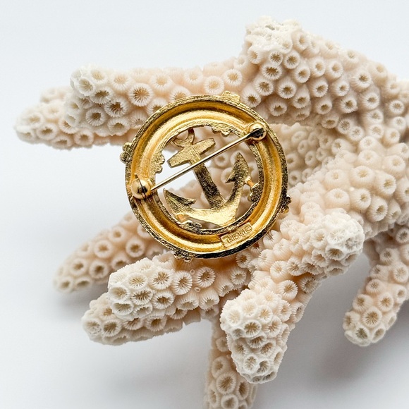 Vintage Trifari Nautical Anchor ⚓️ Brooch in Blue and Gold Enamel Pin - Picture 5 of 9